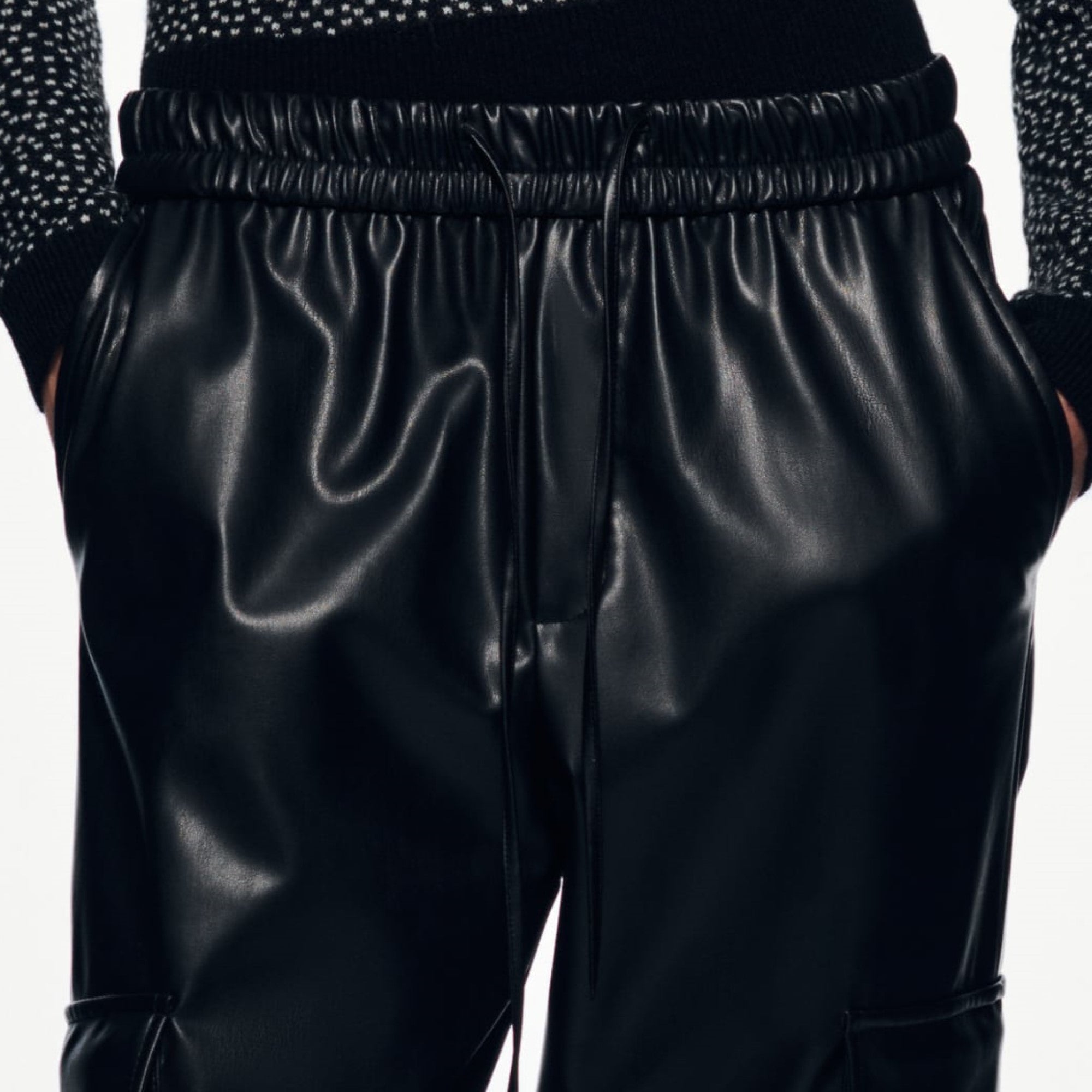 Fashionable Leather Trousers for Women - Perfect for Any Occasion